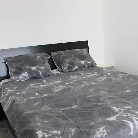 Luxemarine - First Row Whisper Apartmán *