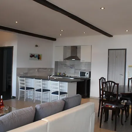 Luxemarine - First Row Whisper Apartmán *